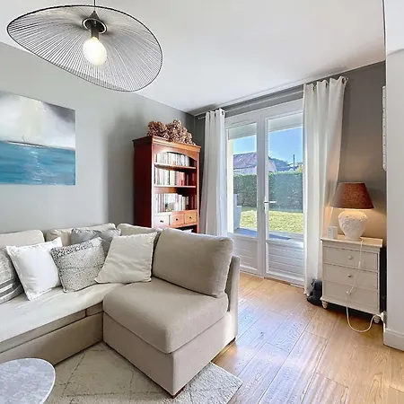 Rez-de-chaussee, Proche - Fr-1-361-575 Lägenhet