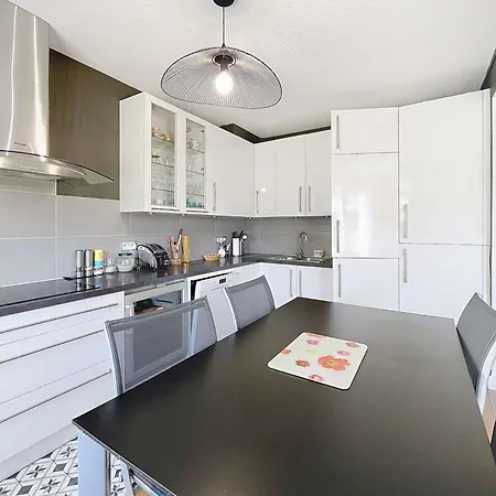 Rez-de-chaussee, Proche - Fr-1-361-575 * Jullouville-les-Pins