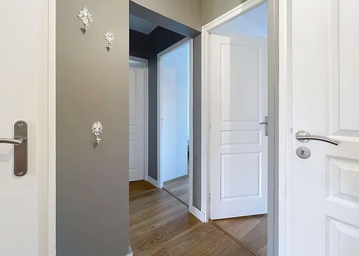 Rez-de-chaussee, Proche - Fr-1-361-575 *