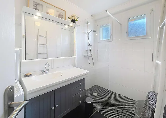 Rez-de-chaussee, Proche - Fr-1-361-575 *